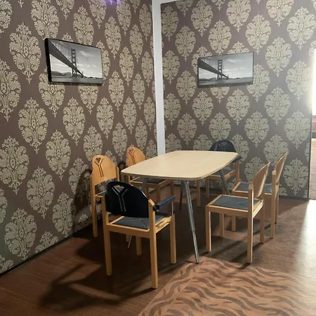 Terre Hostel *